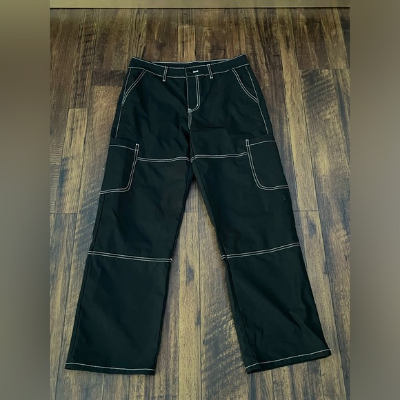 i got this item from hot topic and have only worn it a few times: color black - Picture 2 of 2